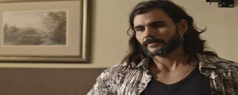Mariano começa a suspeitar de algumas atitudes de Johnny 
